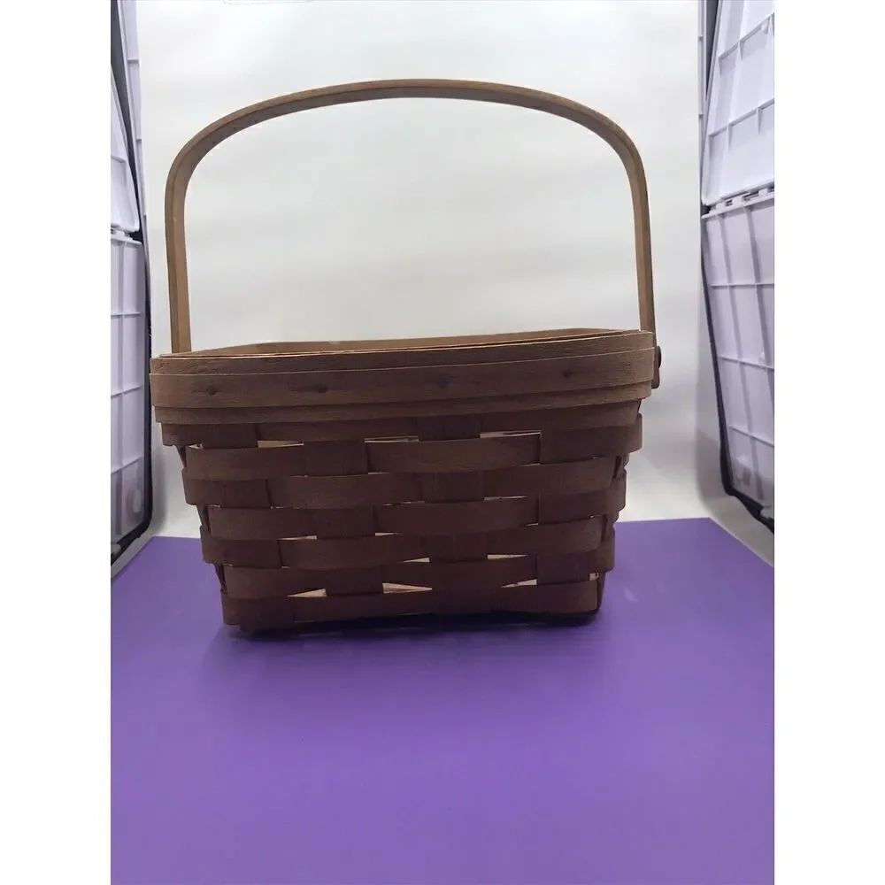 Longaberger Medium Berry Basket 1998 moving handle